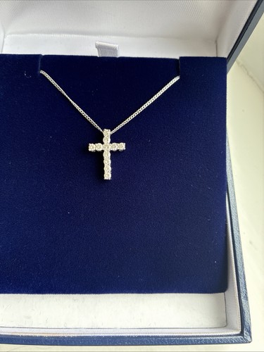 18ct white gold 0 - 18ct,