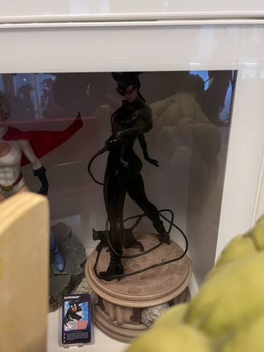 Sideshow collectibles catwoman - collectibles,