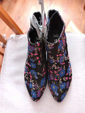 Primark Size 7 Wide Fit Ladies Boots
