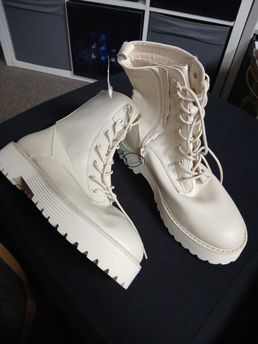 Cream boots lace detail - tu,