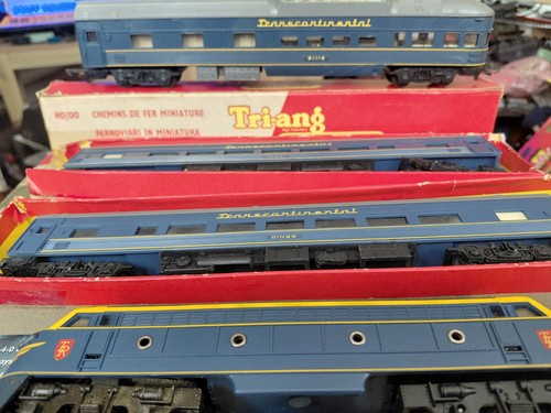 Triang railways locomotive - ,