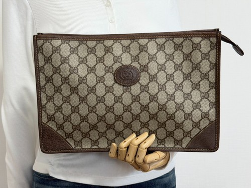 Gucci supreme clutch bag - gg,