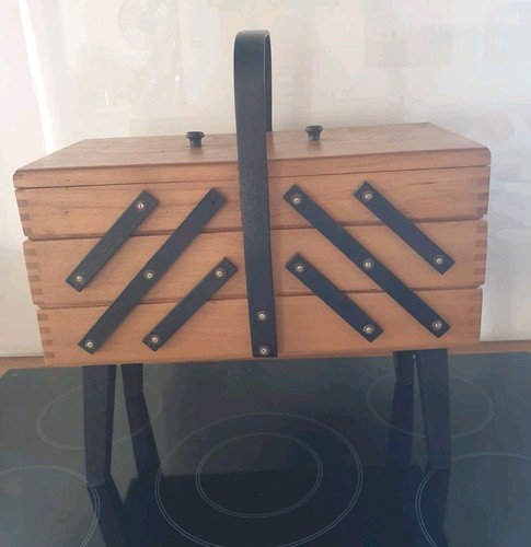 Tier cantilever wooden - 3,
