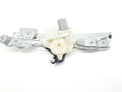 827211609r rear power window - rear,