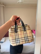 BURBERRY LONDON Beige Nova