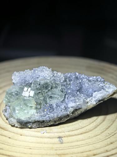 Reactive green fluorite - uv-reactive,