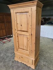 Pine panelled single breakdown