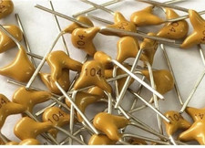 10pcs x  0.1UF / 100NF ( 104 )