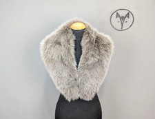 Fox fur collar brown color.