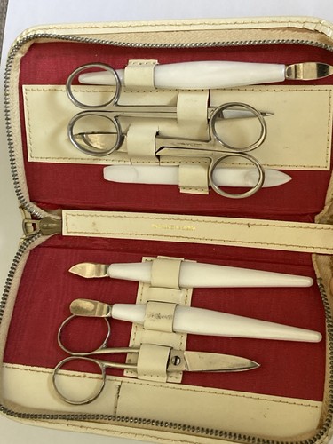Vintage manicure set case - in,