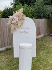 Rippled Backdrop And Cake stand For Hire