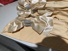 220 + Champagne Stretch chair bows & 25 Table Runners