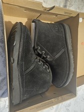Boys UGG Neumel II Boots Size UK 1 Brand New In Box