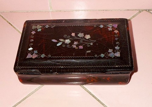 Antque black lacquer snuff - antque,