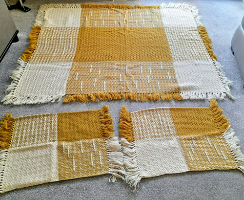 Vintage throw and two cushion - ,