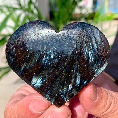 New natural arfvedsonite heart - new,