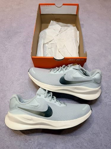 Nike revolution light grey - revolution,