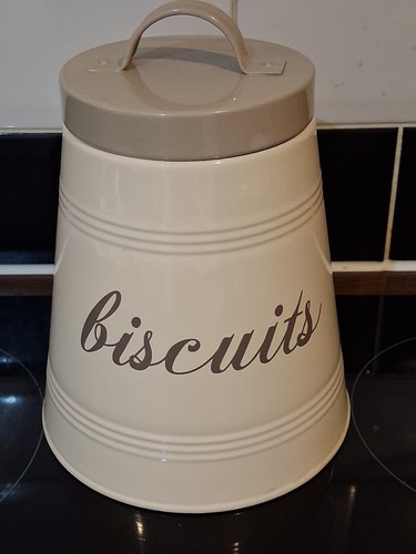 Biscuit barrel tin - biscuit, /tin