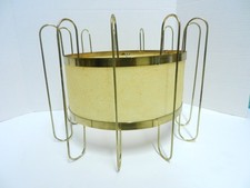 EXTRAORDINARY ULTRA MID CENTURY MODERN FIBERGLASS & WIRE LAMP SHADE
