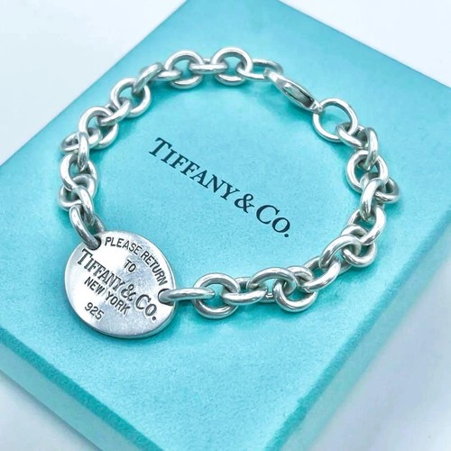 Tiffany return to - &,