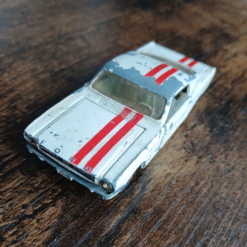 Corgi toys 320 ford - toys, mustang