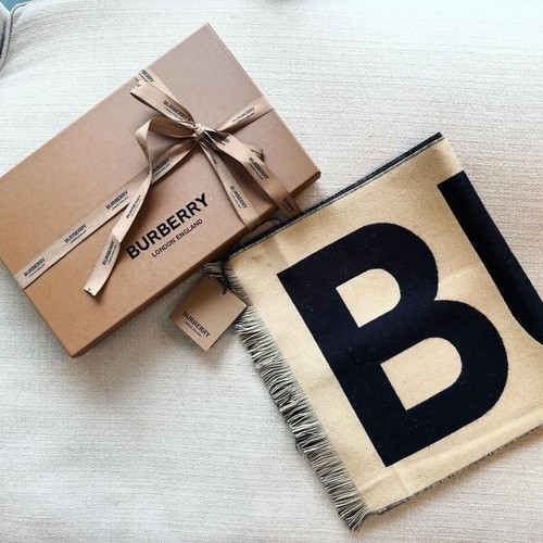 Burberry woven wool rectangle - woven,