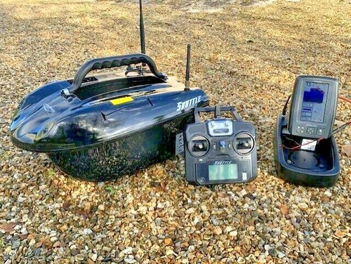 Carpmate bait boat - (shuttle),