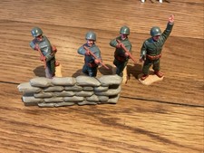 Timpo US Soldiers WW2 Plus Sandbag Wall