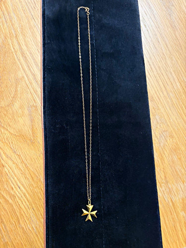 18k yellow gold maltese - 18k,