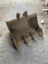 2' / 60cm excavator bucket 25mm pins 95 dipper 90 pin spacing 0.8-1.5 ton