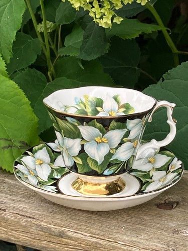 Vintage royal albert 1975 - vintage,