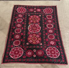 An attractive Uzbek Suzani