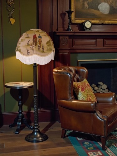 Fox hunting scene - floor, lamp