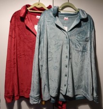 2 LADIES 18/20 VELVET