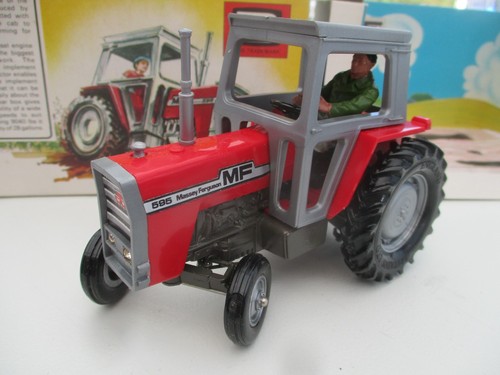 Britains 9522 massey - 1/32,
