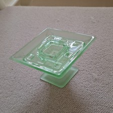 "BAGLEY SPINETTE" FROSTED GREEN GLASS WITH FROG. ART DECO. (ROSE BUD VASE).