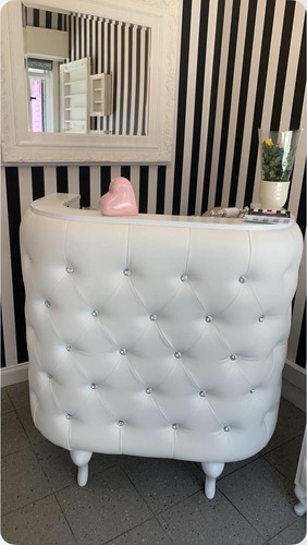 Curved reception desk - desk,