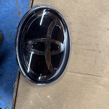 Toyota Hilux Badge. Front