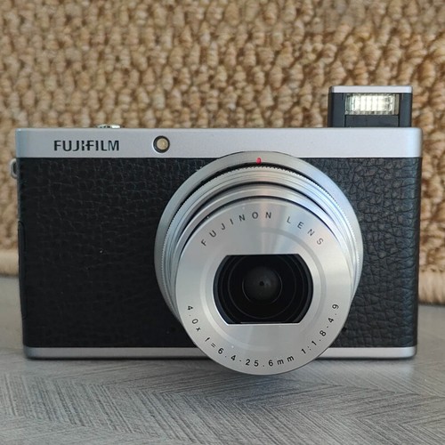 Fujifilm xf1 compact digital - fujifilm,