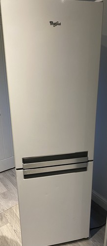 Freestanding fridge freezer - freestanding,