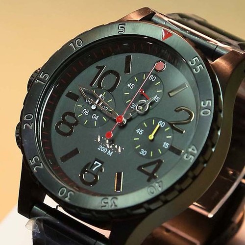New authentic nixon watch - us,