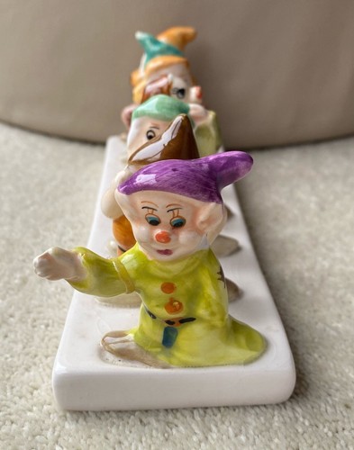 Vintage clover disney snow - /,
