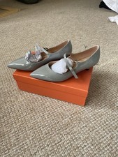 Never worn Women Grey Aachcol Mary Jane kitten Heel Court Shoe Pointed Toe 3.5