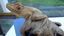 Vintage Japanese Lizard Frog Wood Reptile Carving Rootwood Driftwood Boxwood
