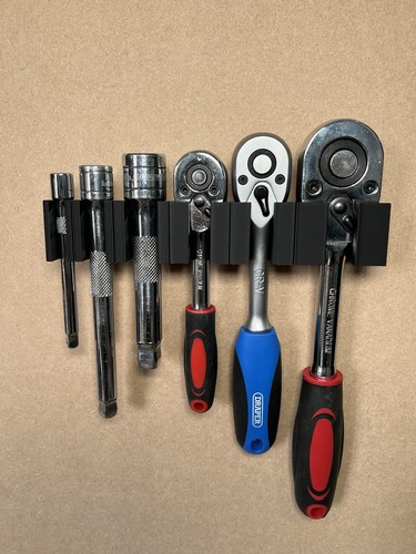 Customisable wall mounted tool - customisable,