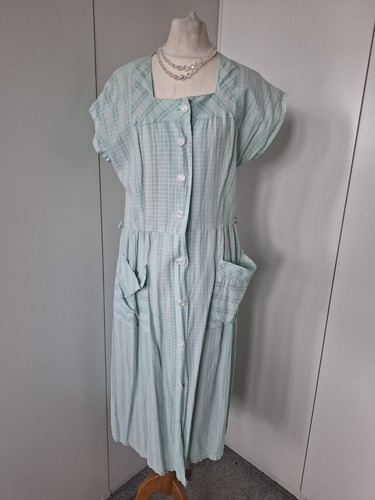 Green and white - , checked