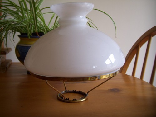 Large white vesta oil lamp - white,