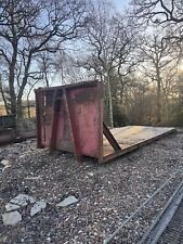 hook loader plant body