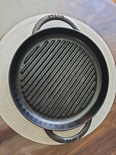 Used staub pure - pure, grill