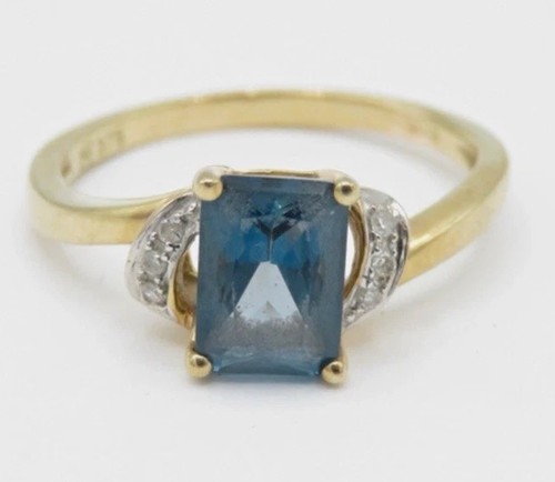 9ct gold emerald - 9ct,